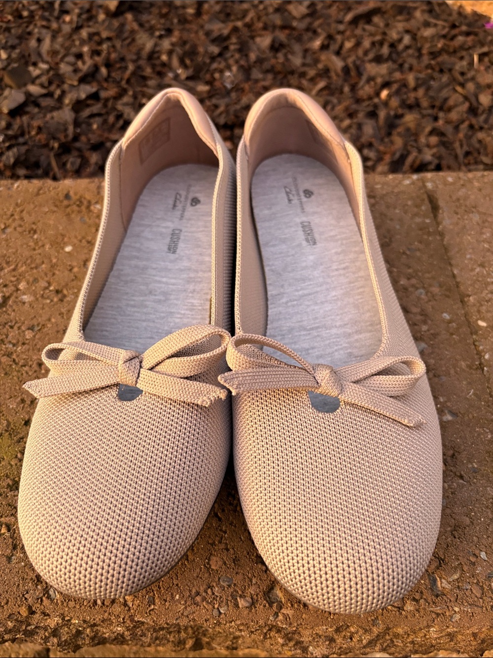 Clark’s cloudsteppers Women’s Knit Bow Ballet Flats in Beige